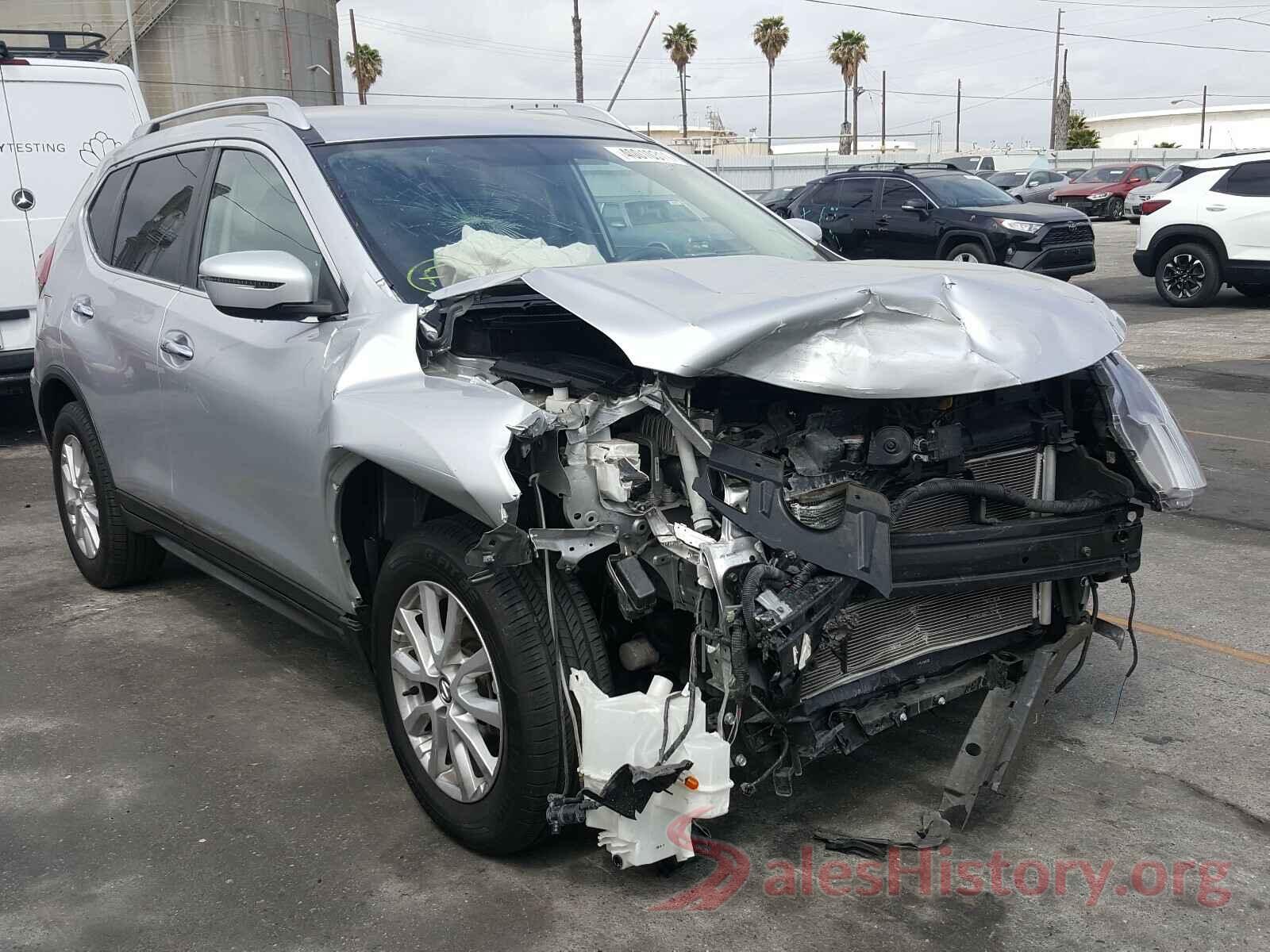 KNMAT2MT9JP559597 2018 NISSAN ROGUE