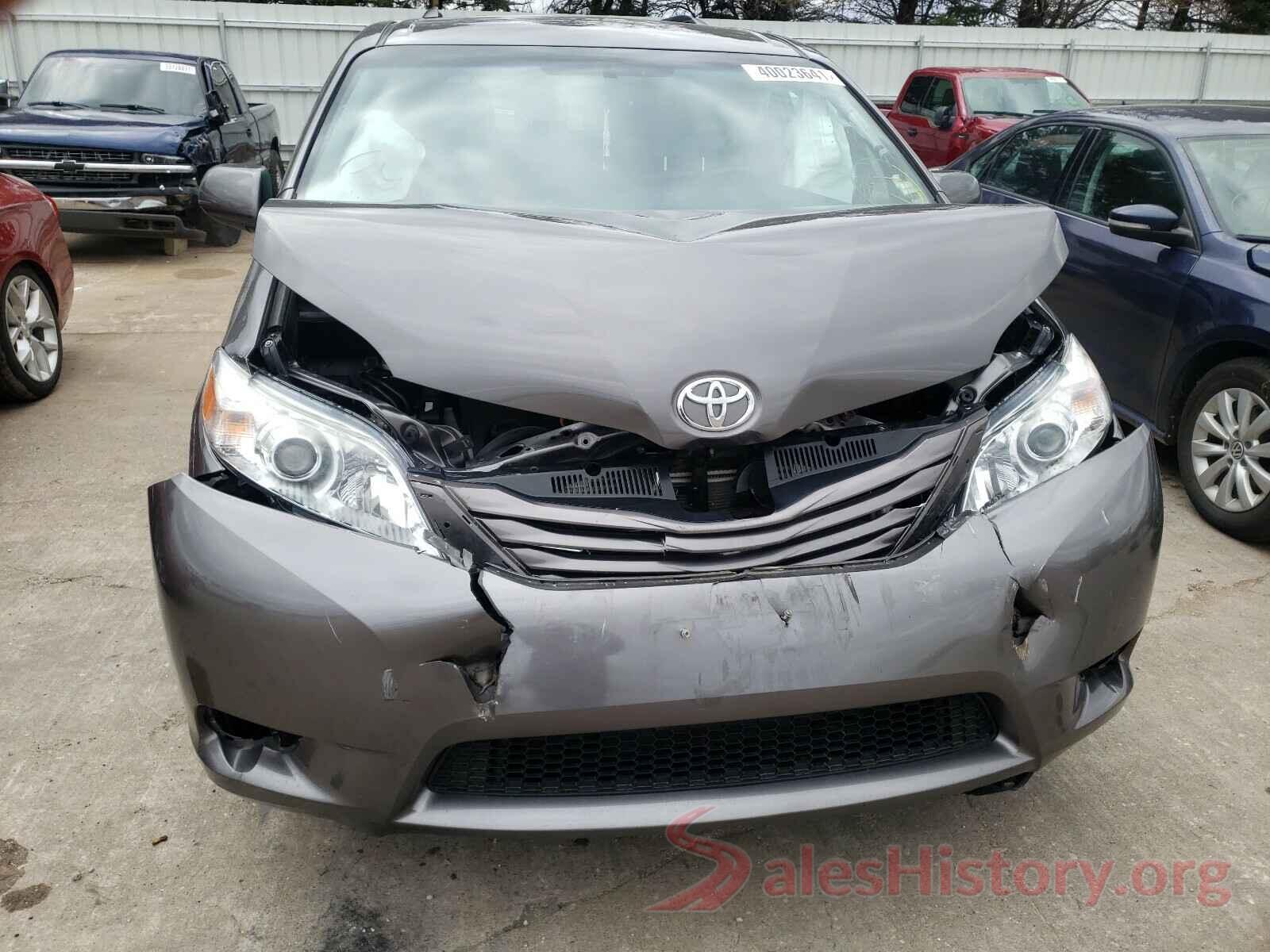 5TDKZ3DC4HS841798 2017 TOYOTA SIENNA