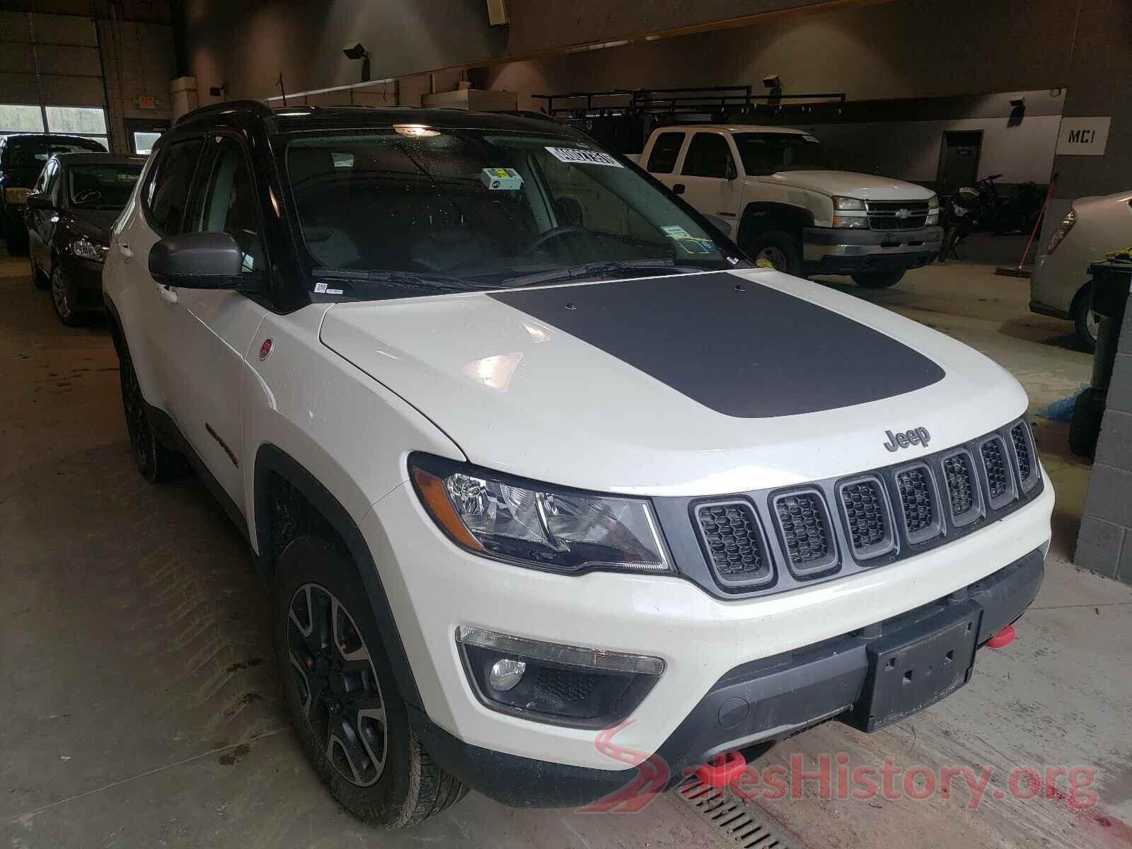 3C4NJDDB5KT721605 2019 JEEP COMPASS