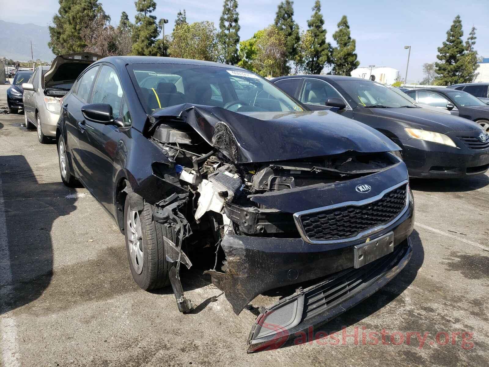 3KPFK4A74HE103349 2017 KIA FORTE