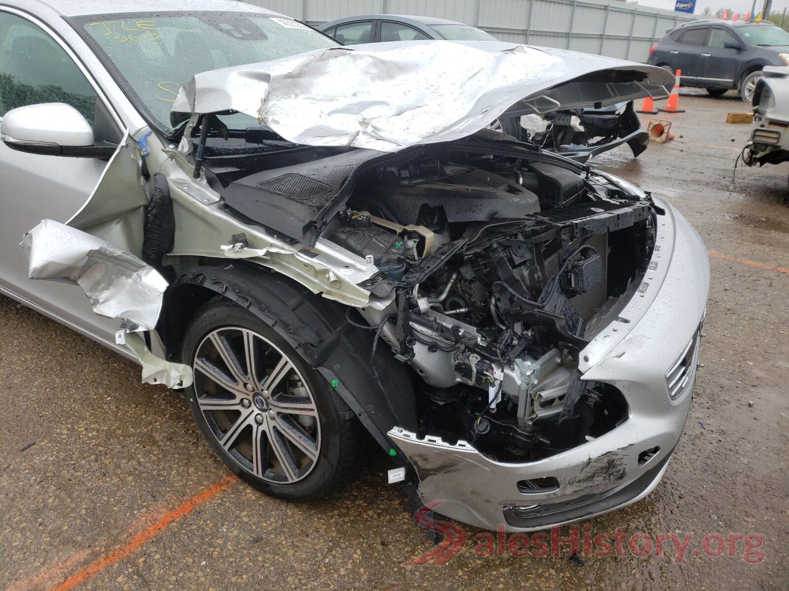 LYV402HM0JB172828 2018 VOLVO S60