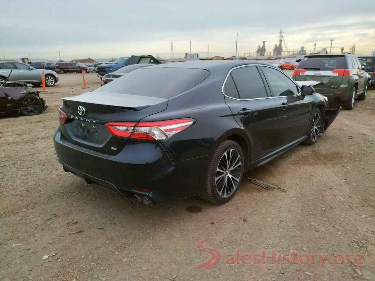 4T1B11HK4JU661876 2018 TOYOTA CAMRY