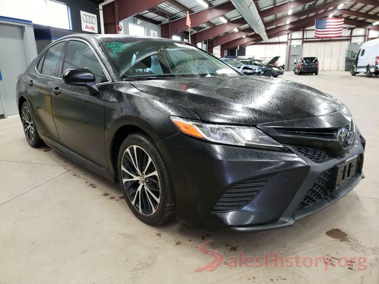 4T1B11HK6JU626479 2018 TOYOTA CAMRY