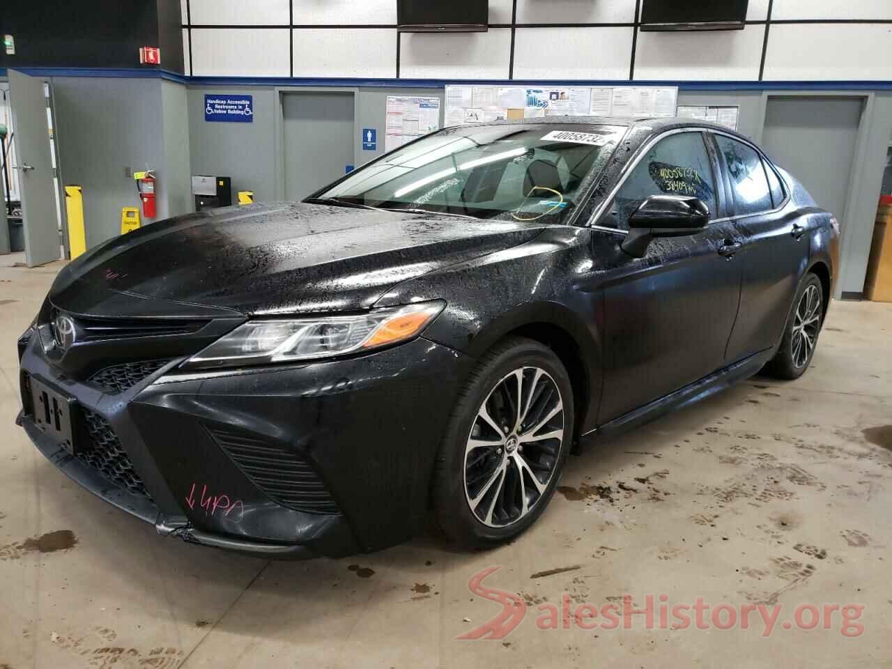 4T1B11HK6JU626479 2018 TOYOTA CAMRY