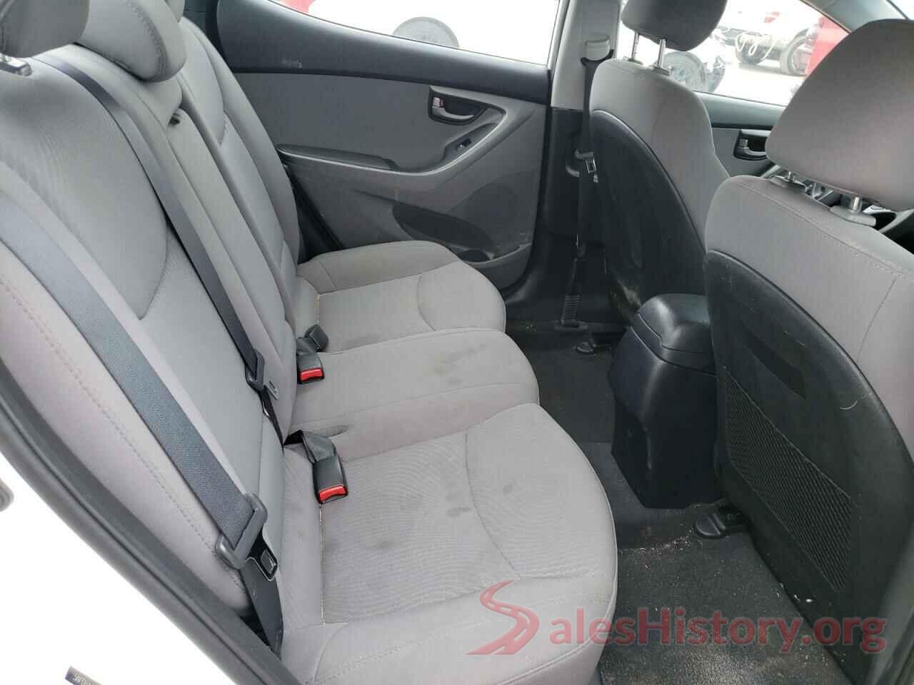 5NPDH4AE8GH753008 2016 HYUNDAI ELANTRA