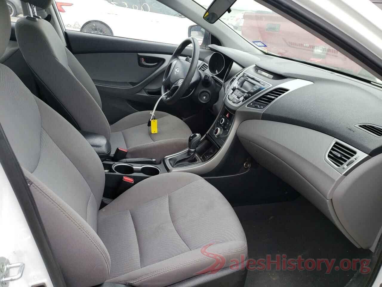 5NPDH4AE8GH753008 2016 HYUNDAI ELANTRA