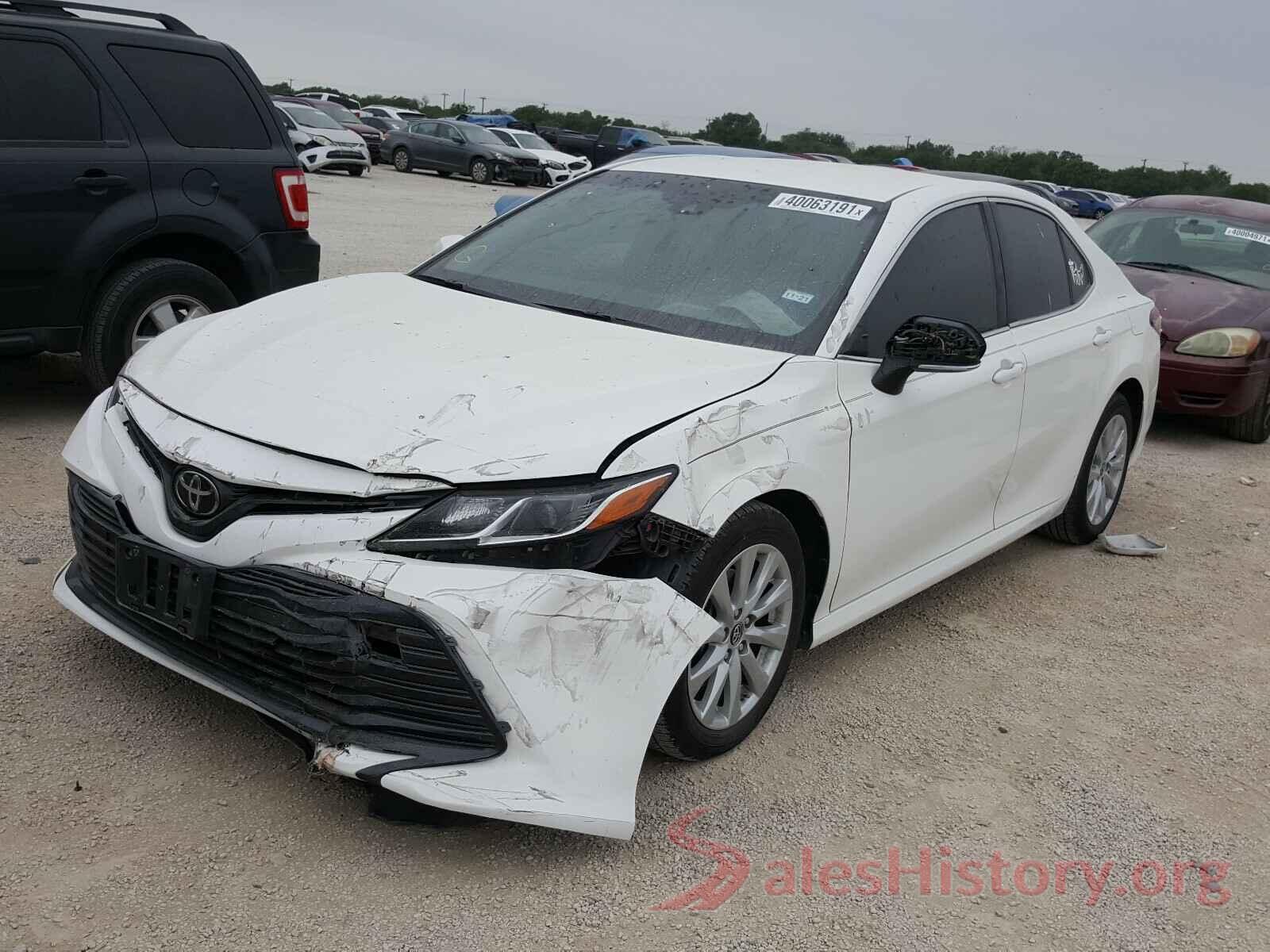 JTNB11HK0J3021881 2018 TOYOTA CAMRY