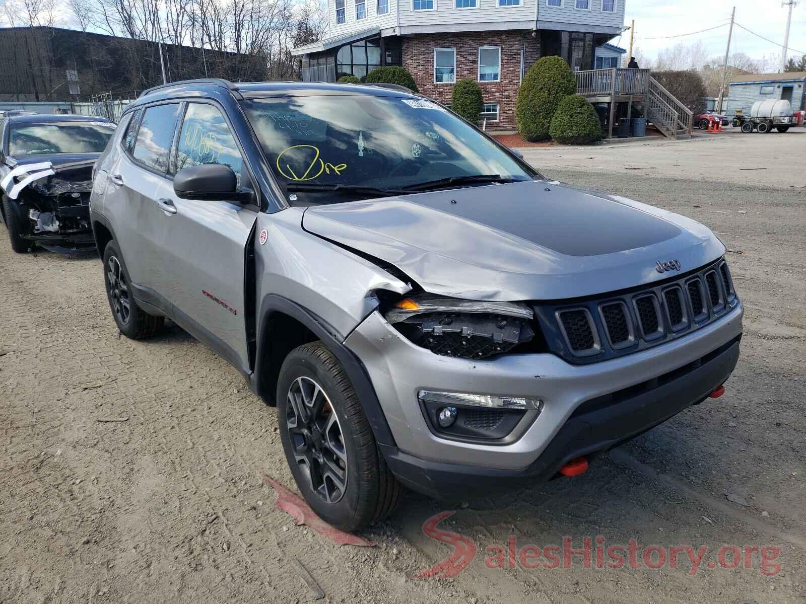 3C4NJDDB5KT733141 2019 JEEP COMPASS