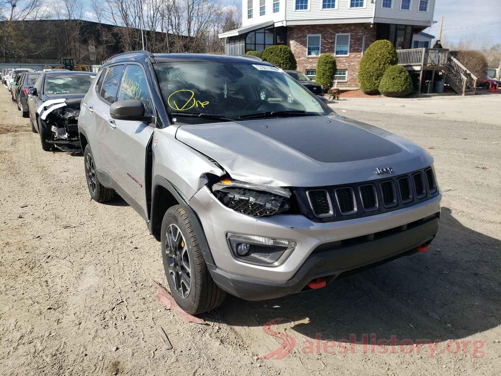 3C4NJDDB5KT733141 2019 JEEP COMPASS