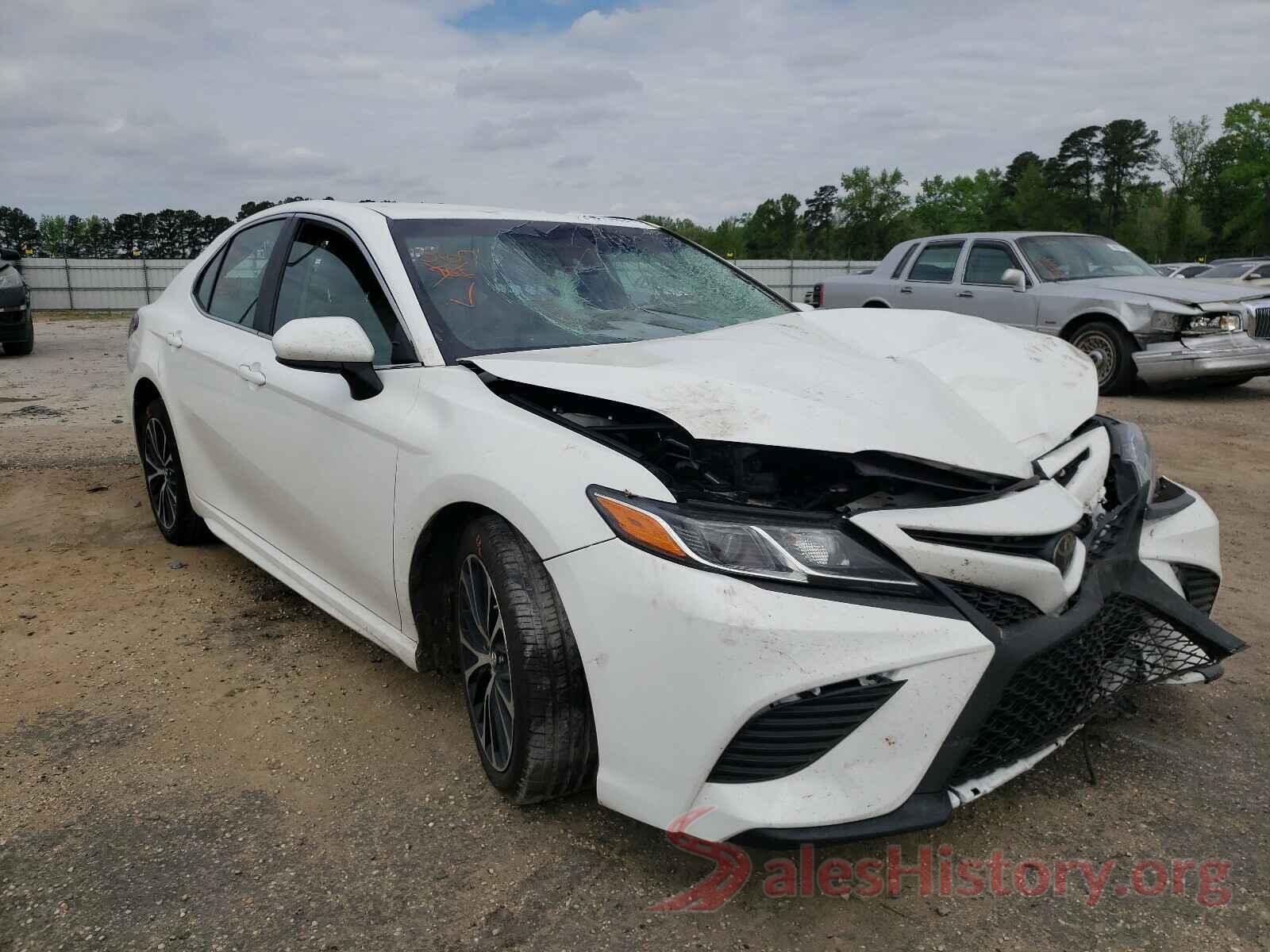 4T1B11HK0JU086305 2018 TOYOTA CAMRY