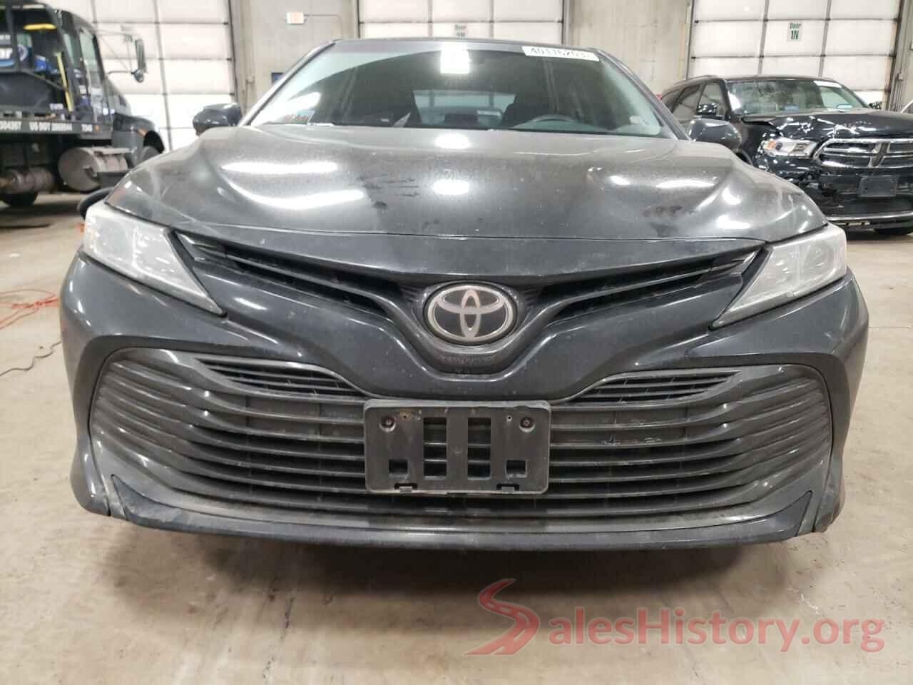 4T1B11HK6JU513857 2018 TOYOTA CAMRY