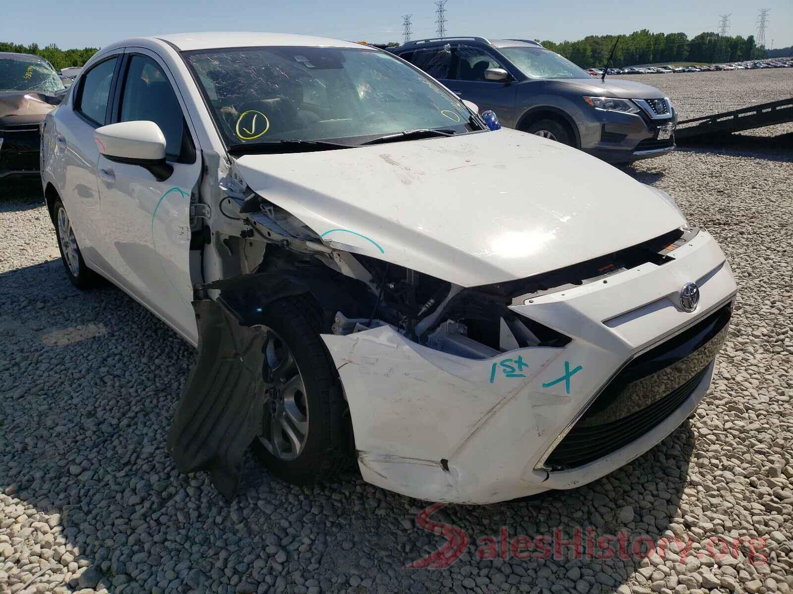 3MYDLBYV2JY330218 2018 TOYOTA YARIS