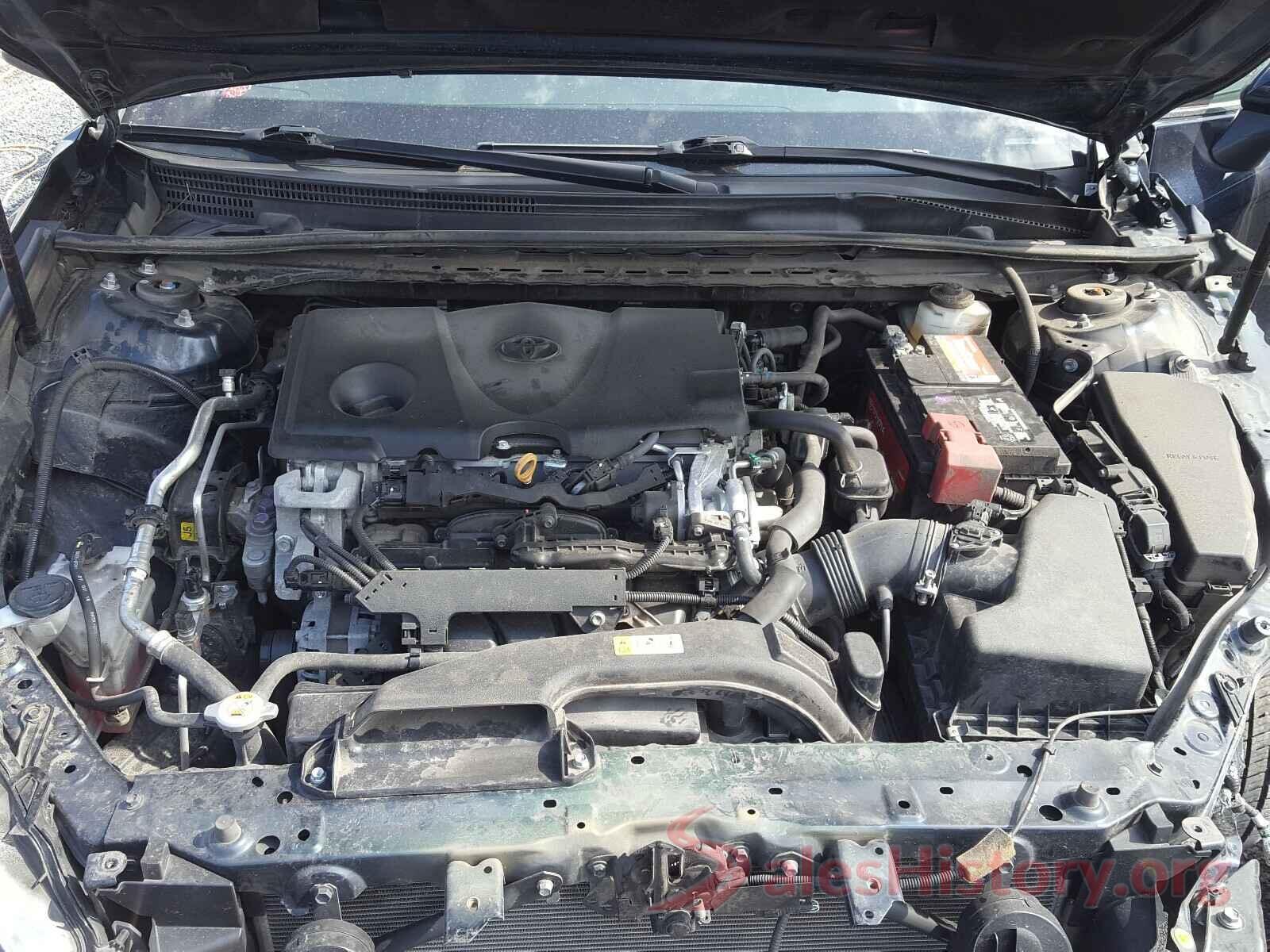 4T1B11HK2JU631176 2018 TOYOTA CAMRY