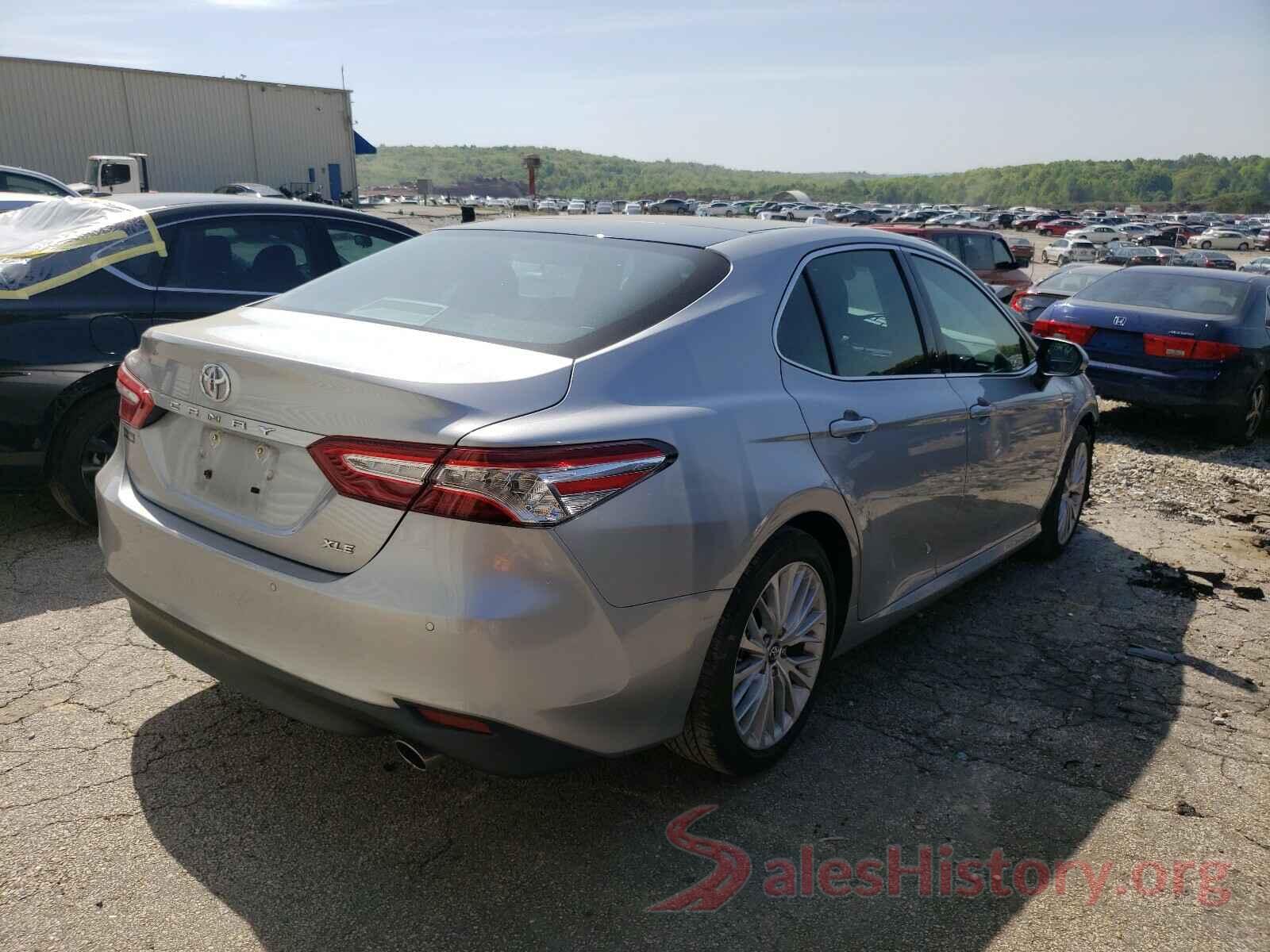 4T1B11HK2JU154233 2018 TOYOTA CAMRY