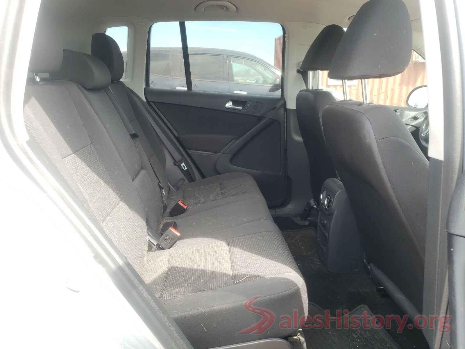 WVGAV7AX2HK047715 2017 VOLKSWAGEN TIGUAN