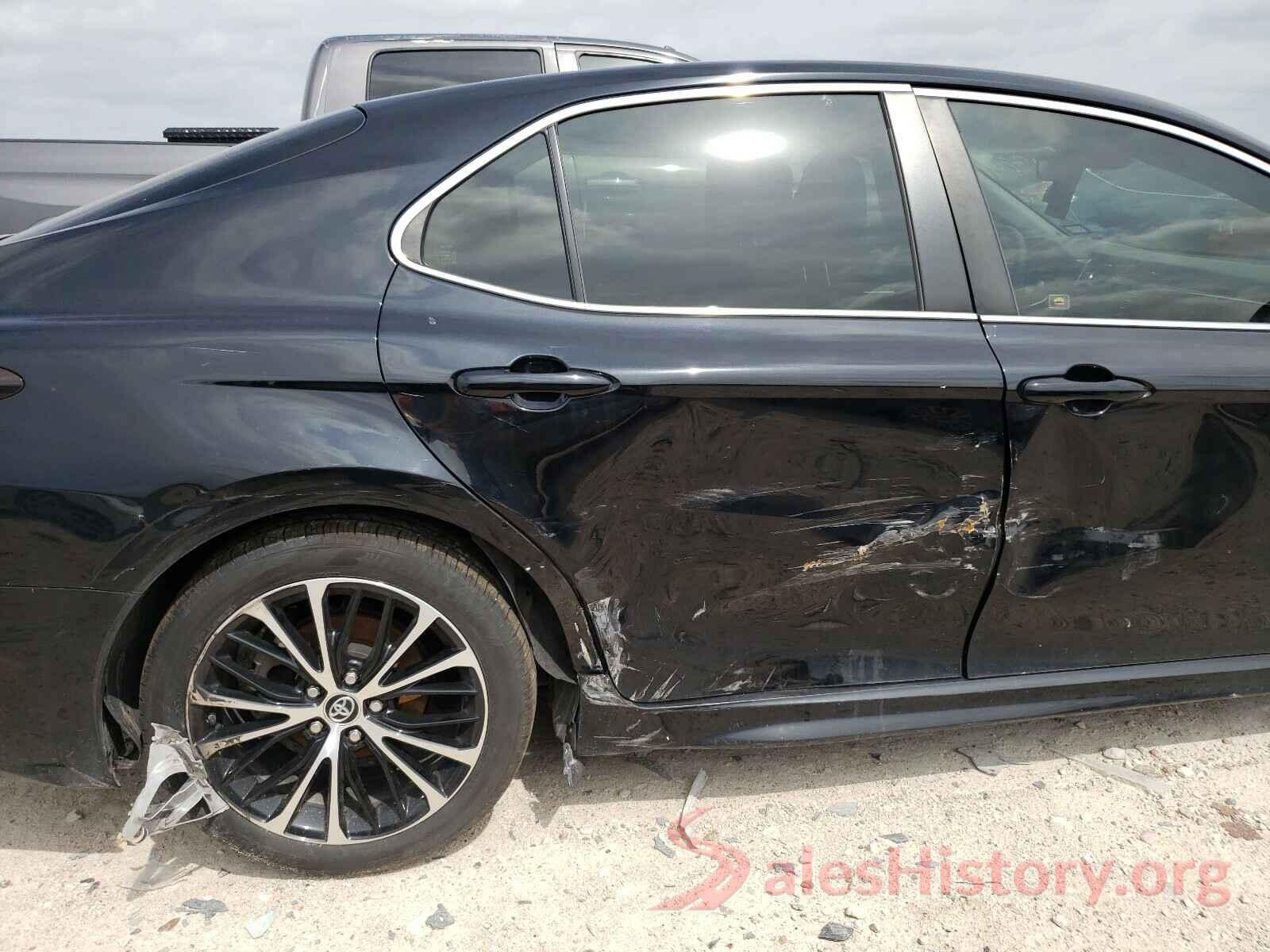 JTNB11HK2J3013264 2018 TOYOTA CAMRY