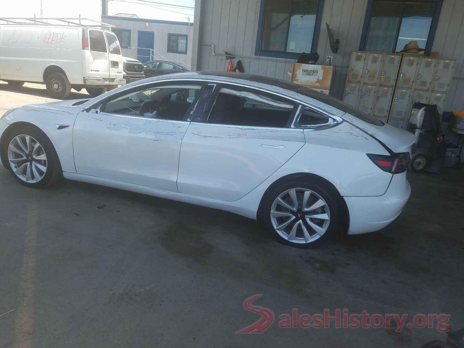 5YJ3E1EA8JF011255 2018 TESLA MODEL 3