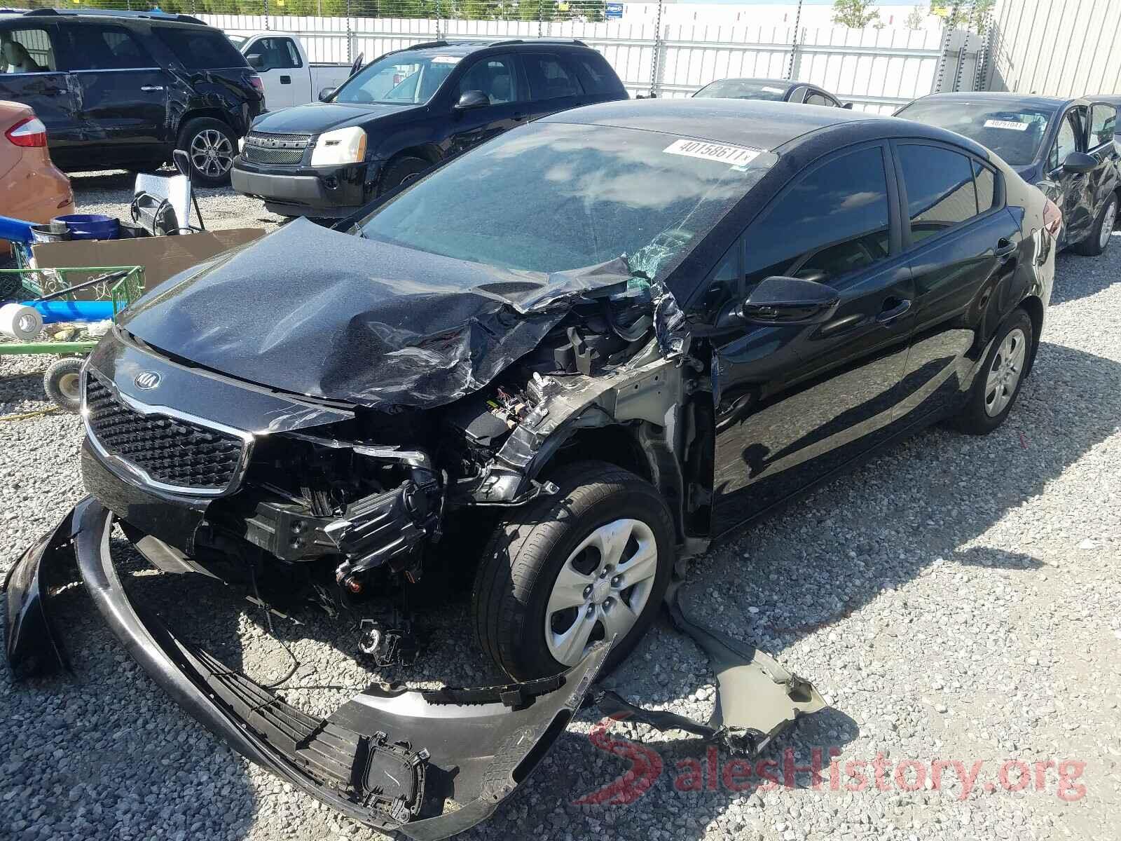 3KPFK4A75JE228978 2018 KIA FORTE