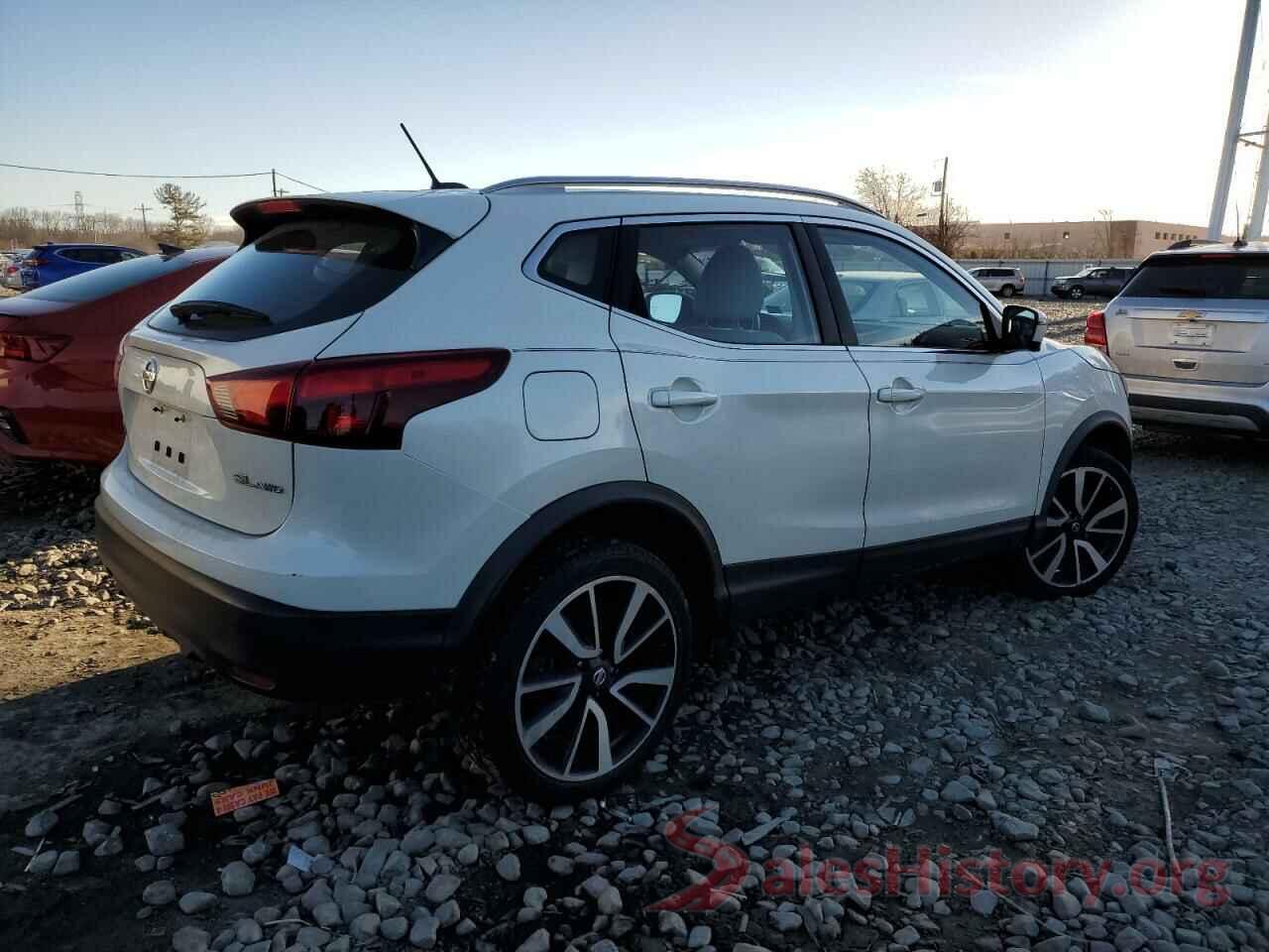 JN1BJ1CR0JW285368 2018 NISSAN ROGUE