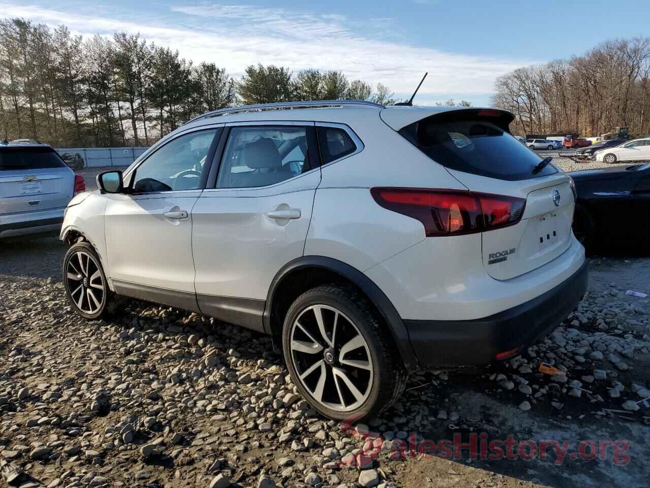 JN1BJ1CR0JW285368 2018 NISSAN ROGUE