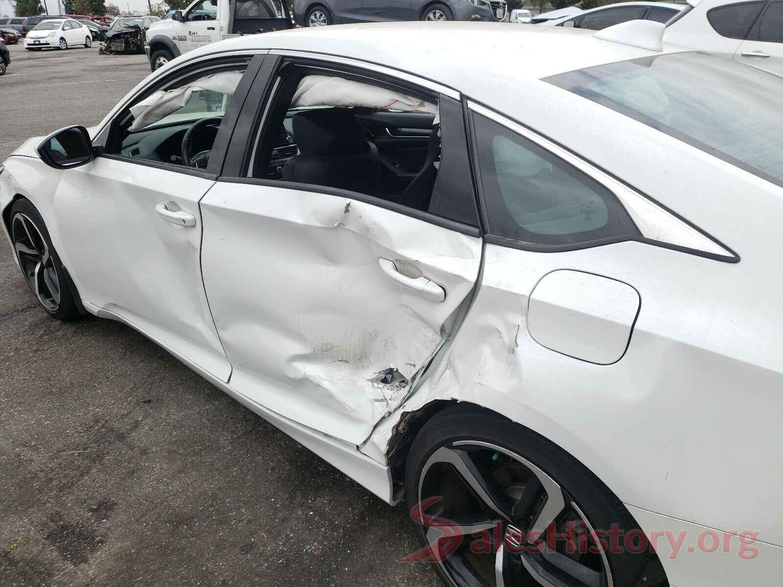 1HGCV1F32JA204351 2018 HONDA ACCORD