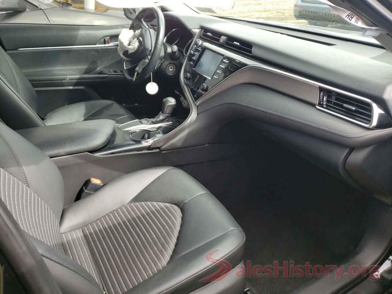 4T1B11HK2JU588264 2018 TOYOTA CAMRY