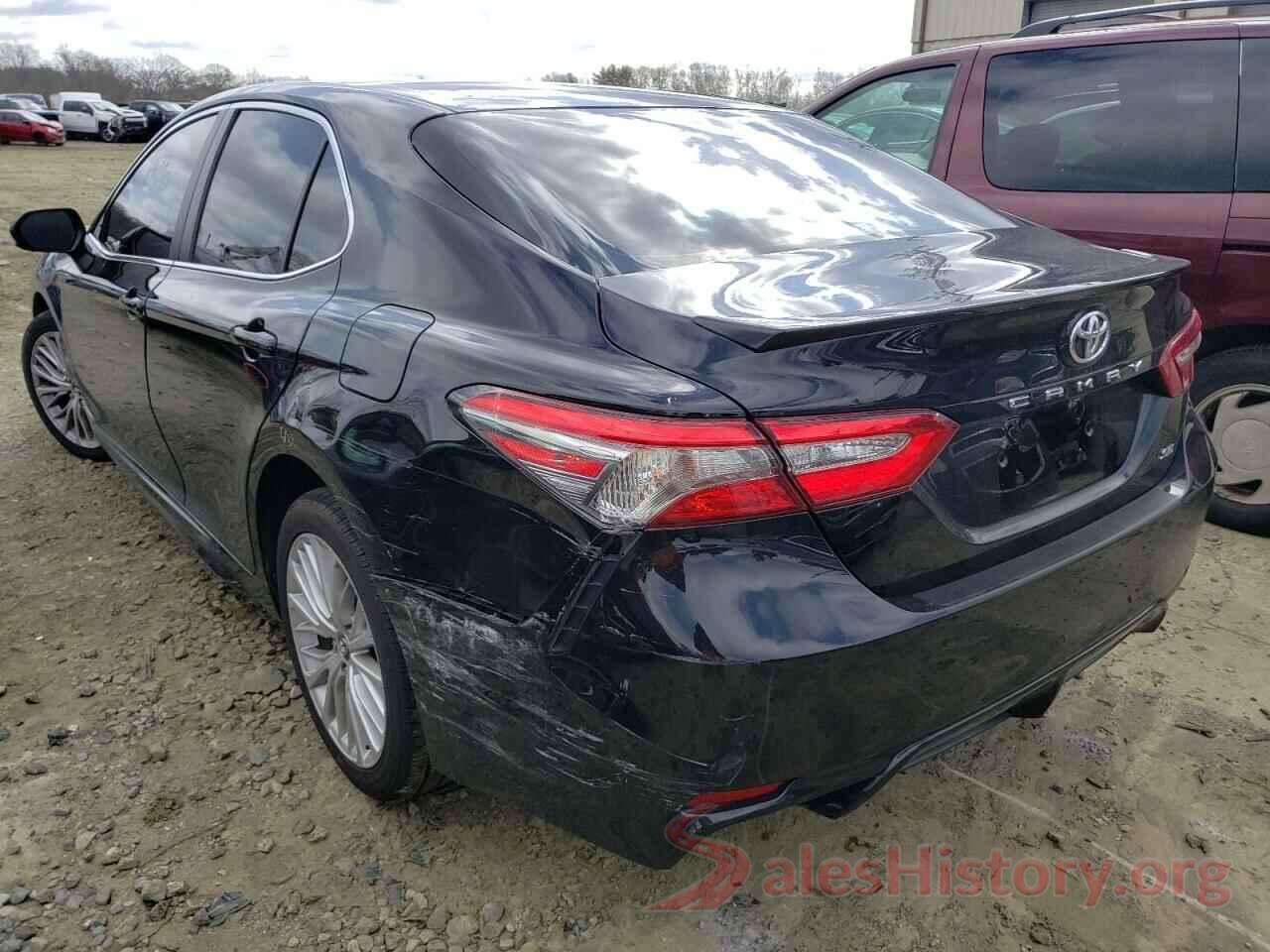 4T1B11HK2JU588264 2018 TOYOTA CAMRY