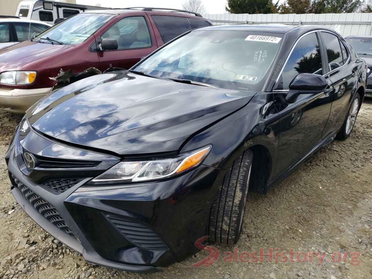 4T1B11HK2JU588264 2018 TOYOTA CAMRY