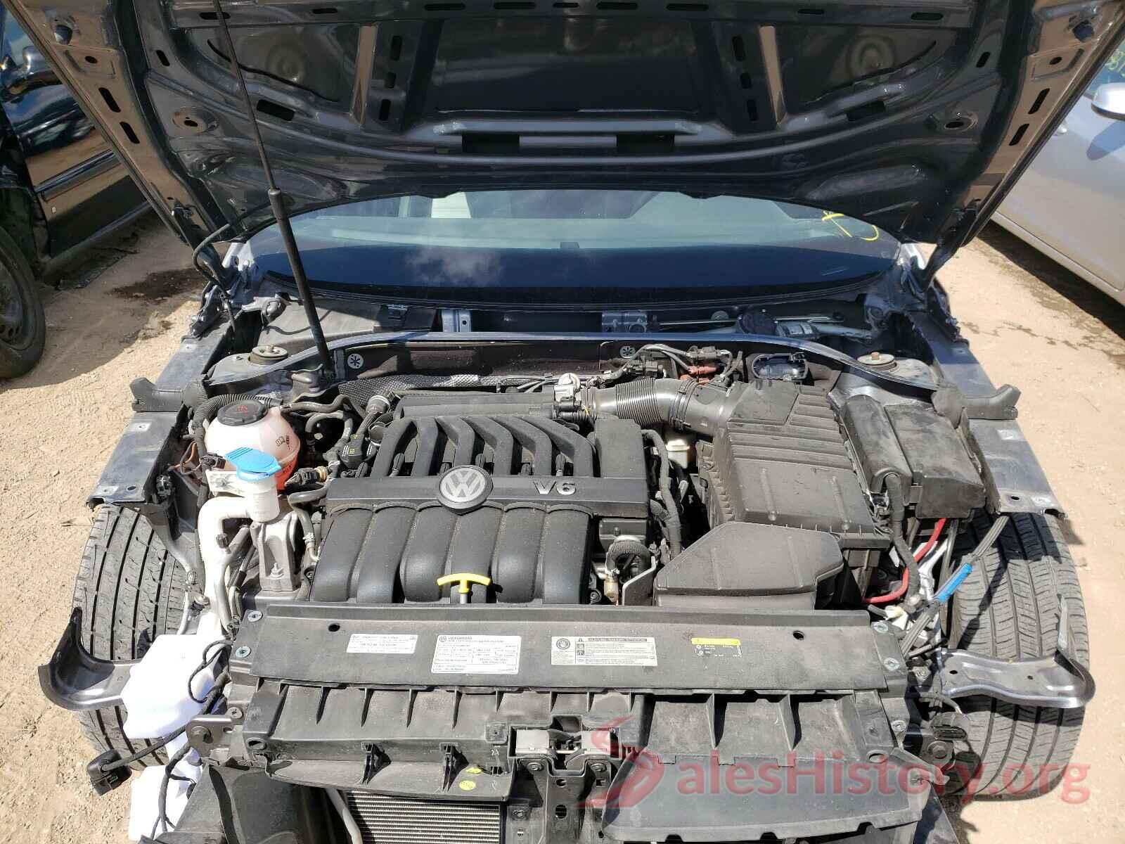 1VWJM7A30JC050811 2018 VOLKSWAGEN PASSAT