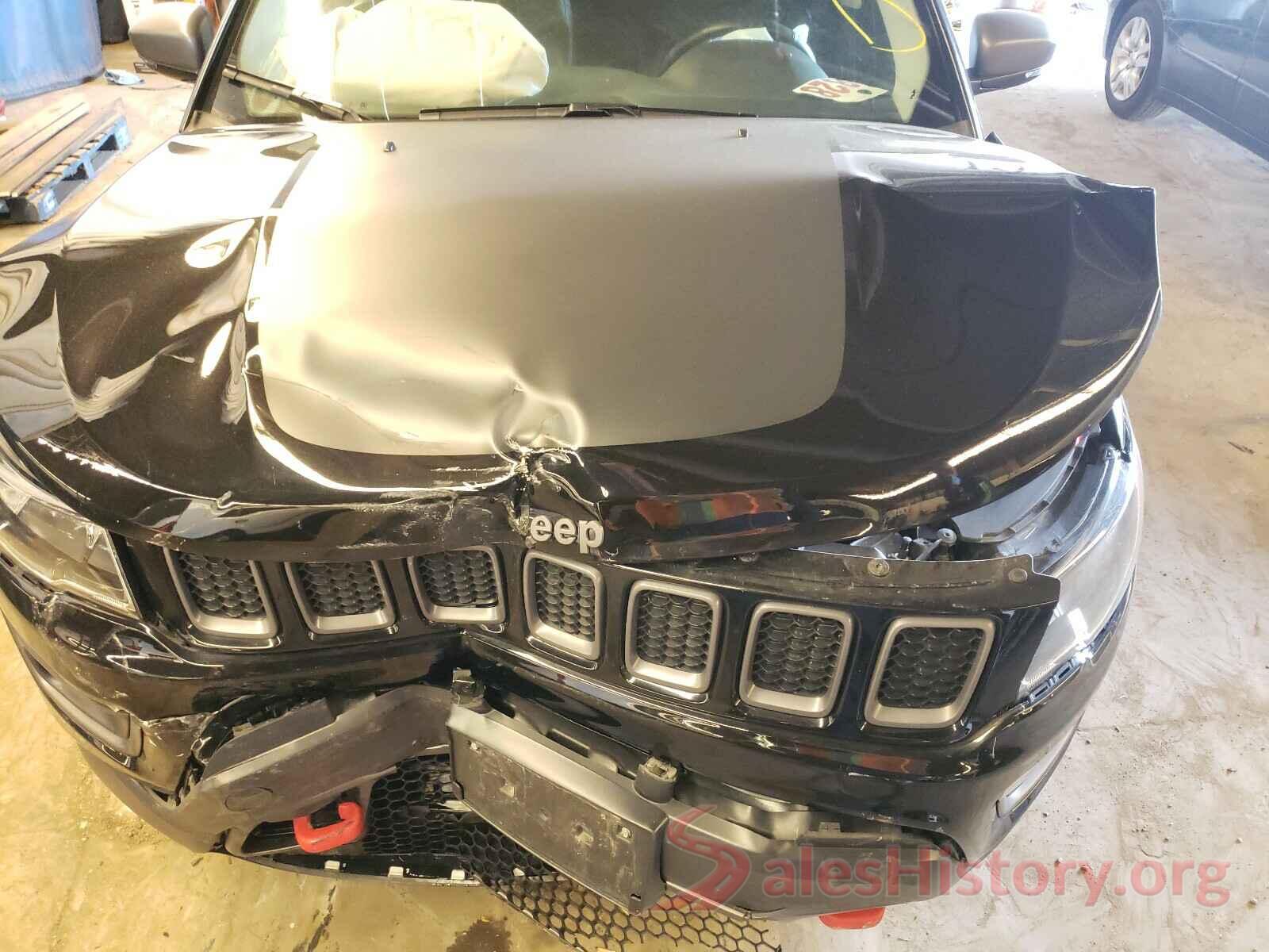 3C4NJDDB9KT848177 2019 JEEP COMPASS