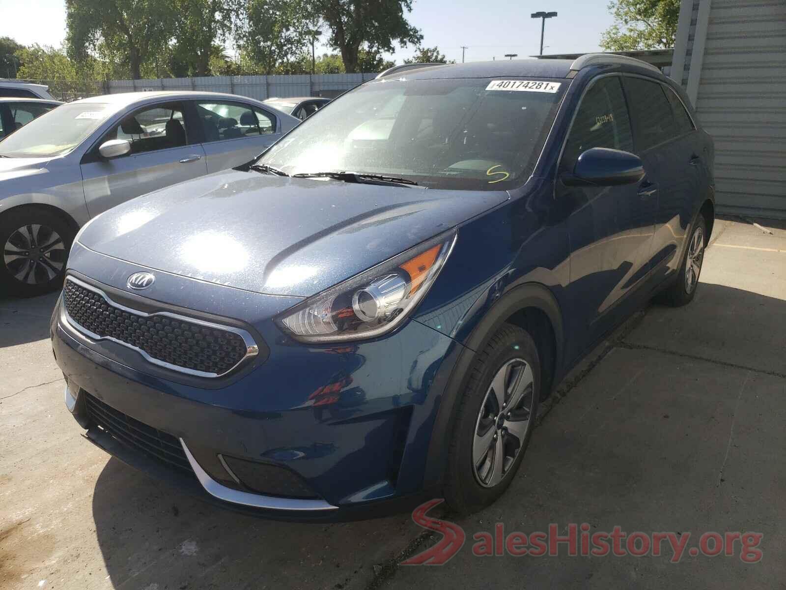 KNDCB3LC7J5207018 2018 KIA NIRO