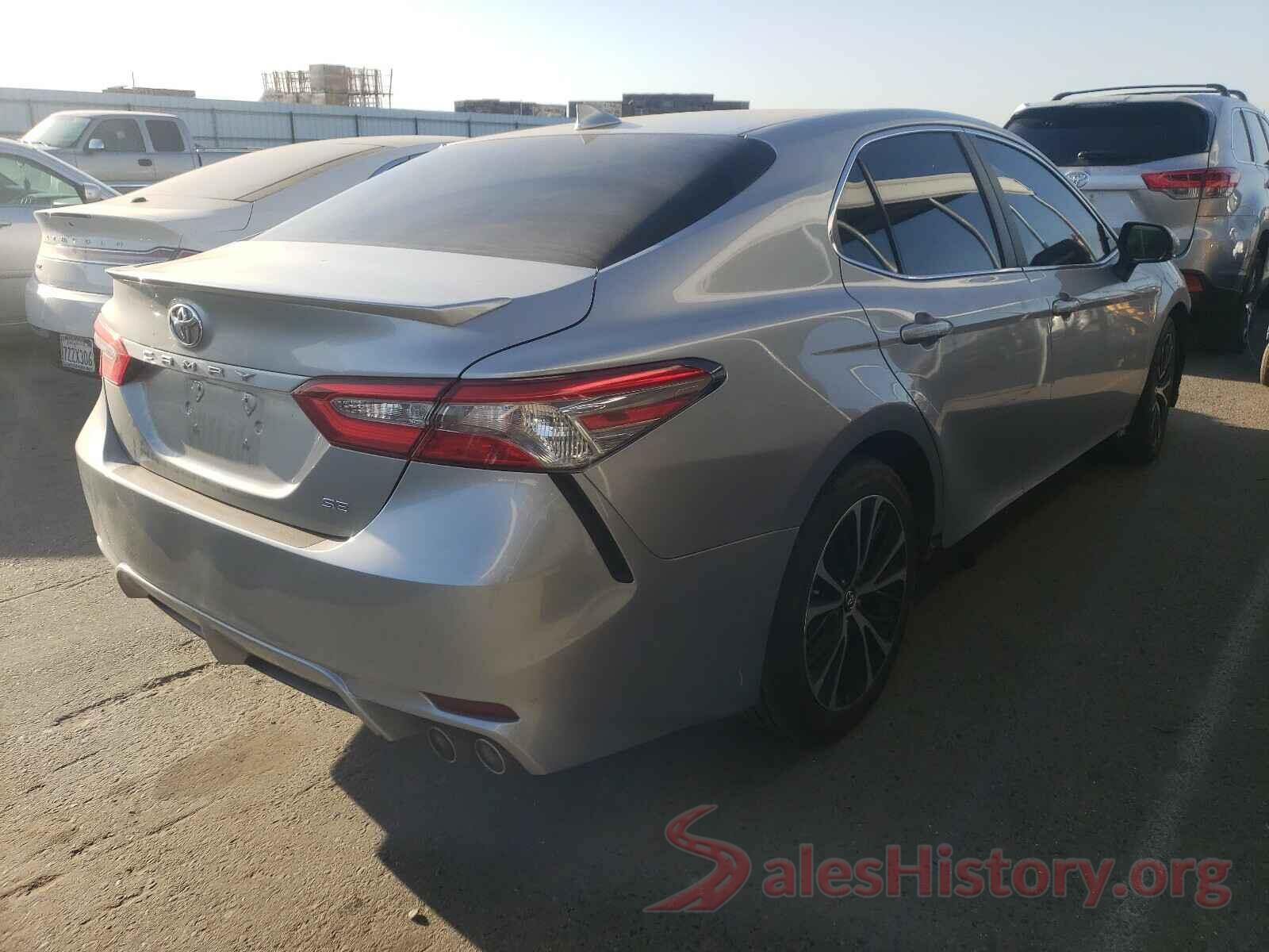 4T1B11HK7JU539884 2018 TOYOTA CAMRY