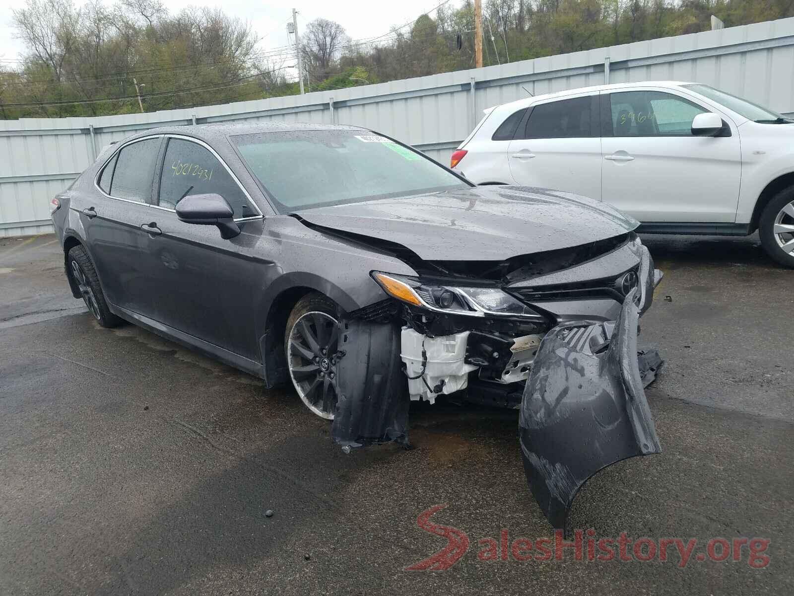 4T1B11HK5JU599503 2018 TOYOTA CAMRY