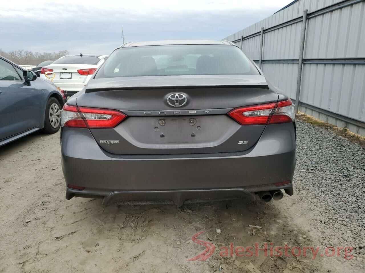 4T1B11HK8JU623812 2018 TOYOTA CAMRY