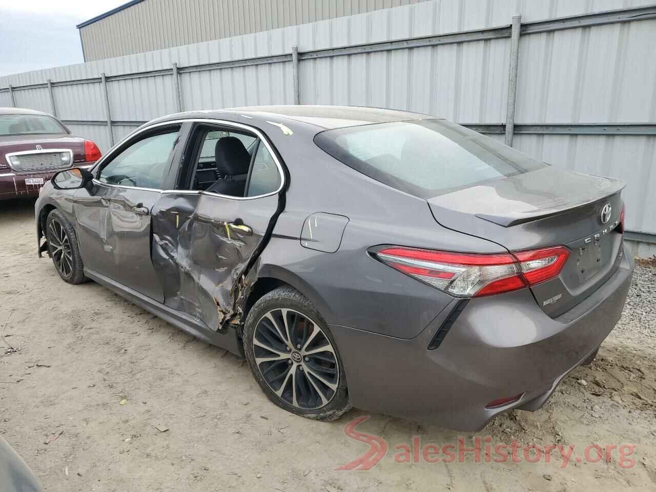 4T1B11HK8JU623812 2018 TOYOTA CAMRY