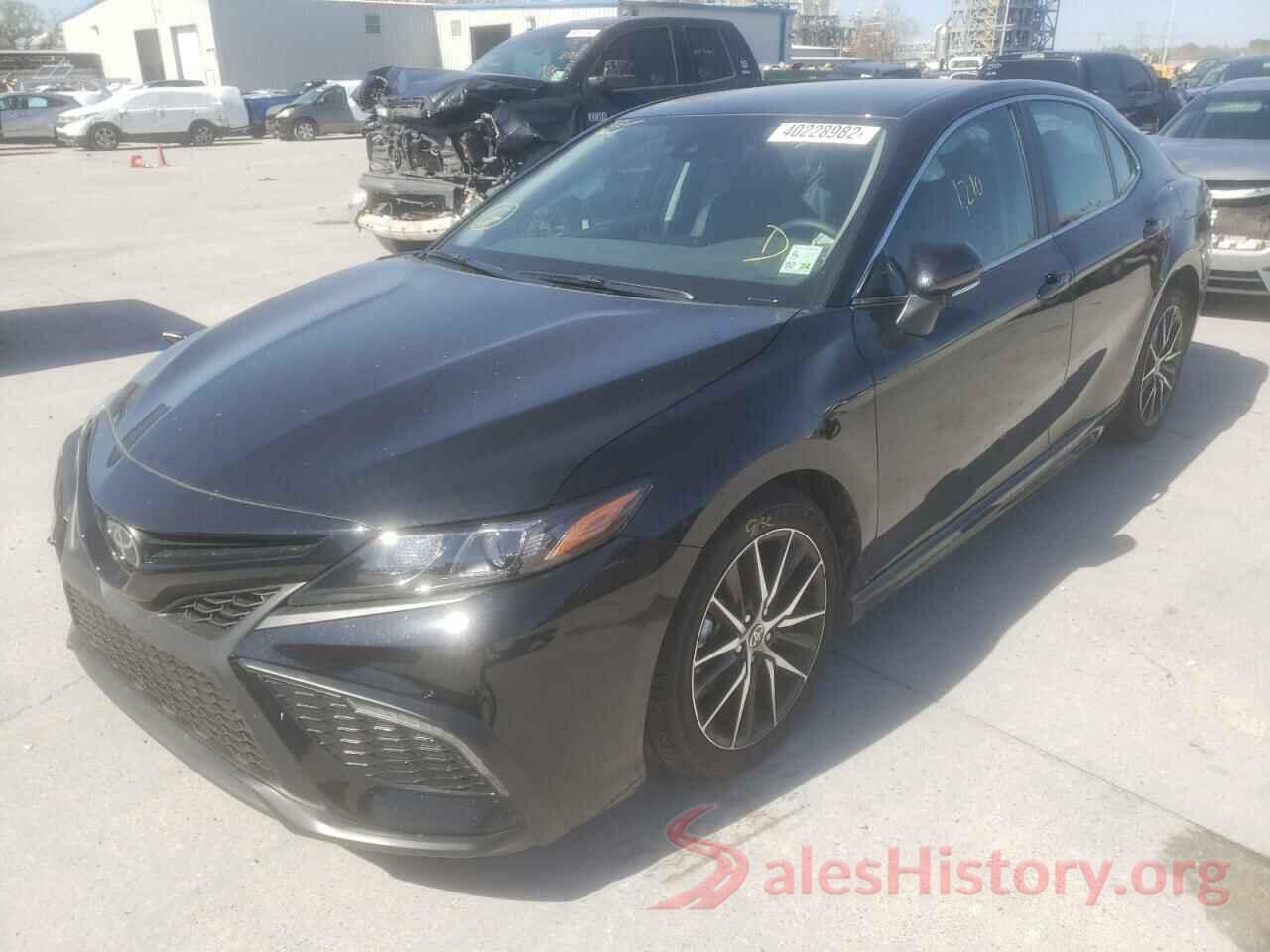 4T1G11AK6NU659388 2022 TOYOTA CAMRY