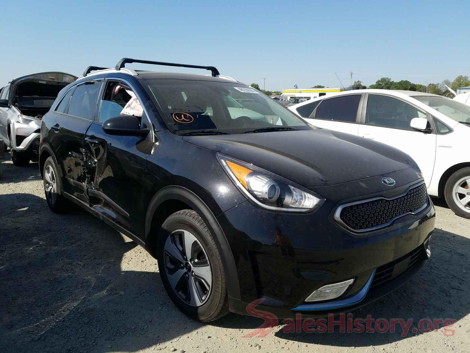 KNDCM3LD7J5144991 2018 KIA NIRO