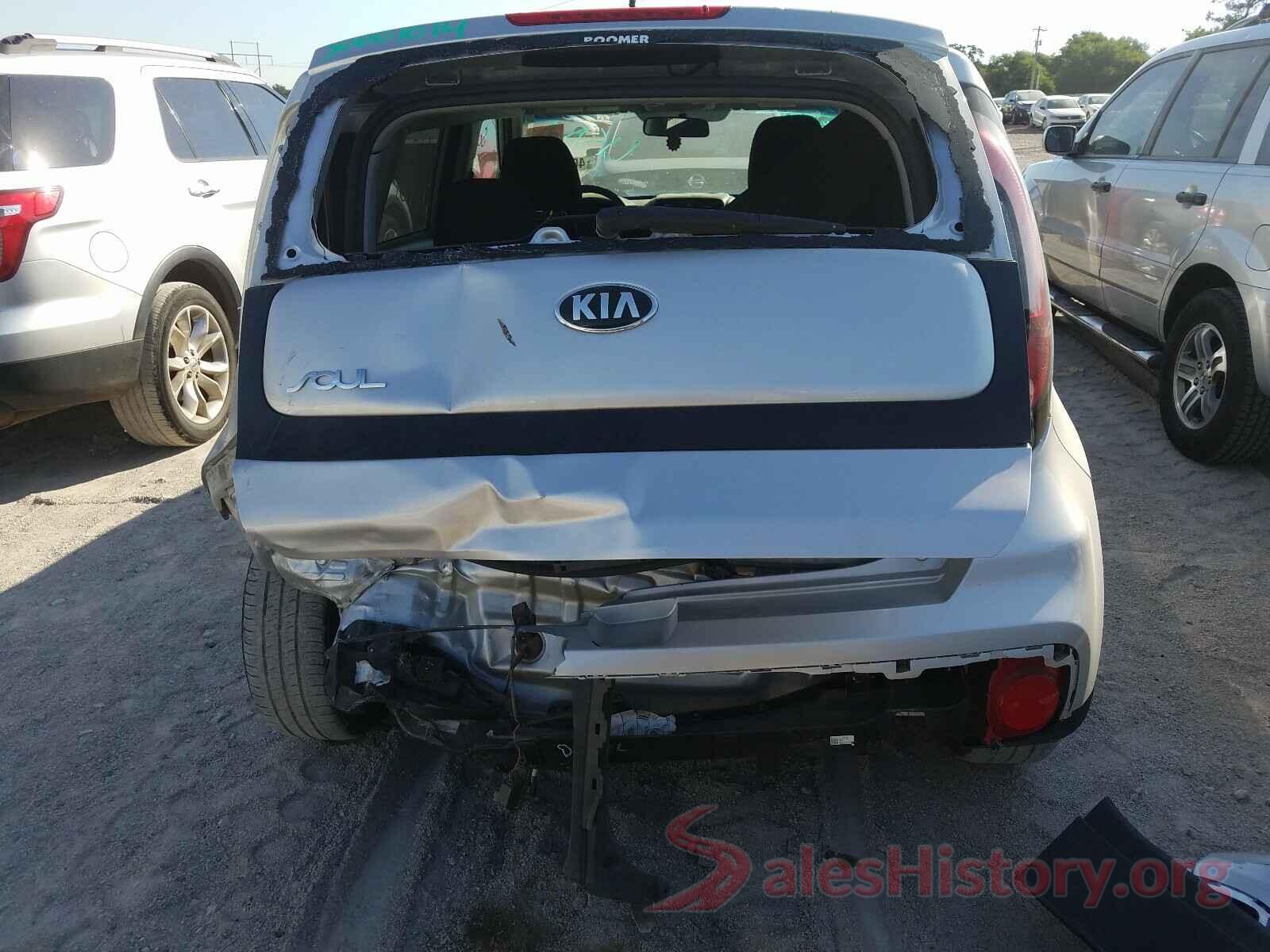 KNDJN2A21J7560233 2018 KIA SOUL