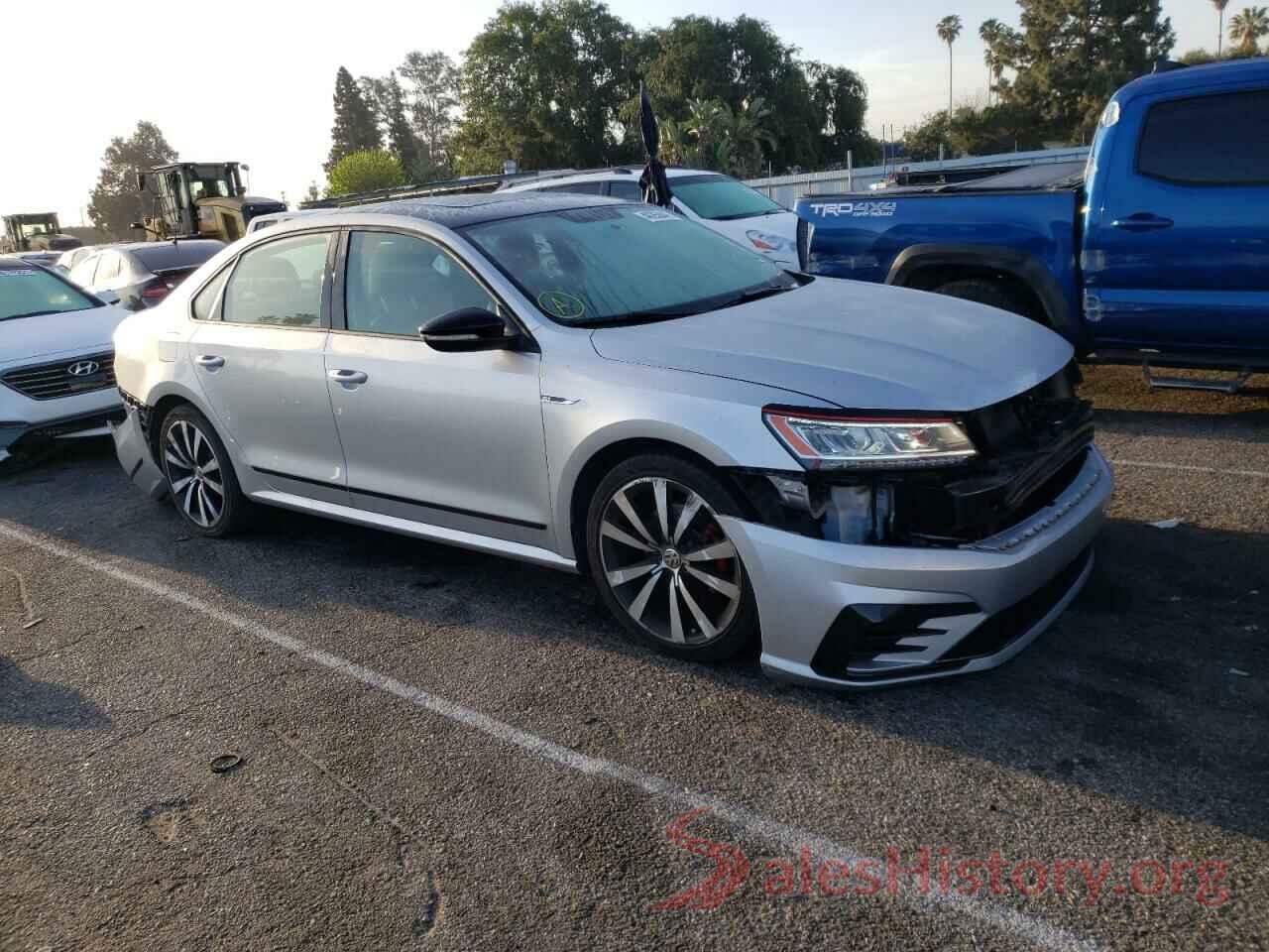 1VWJM7A33JC049846 2018 VOLKSWAGEN PASSAT