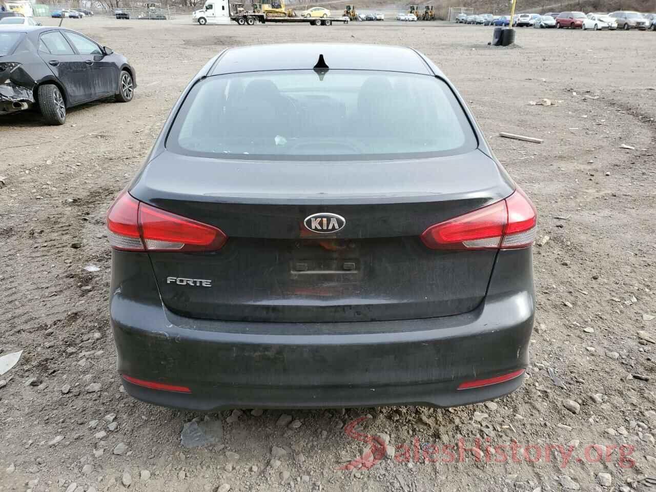 3KPFK4A75JE211422 2018 KIA FORTE