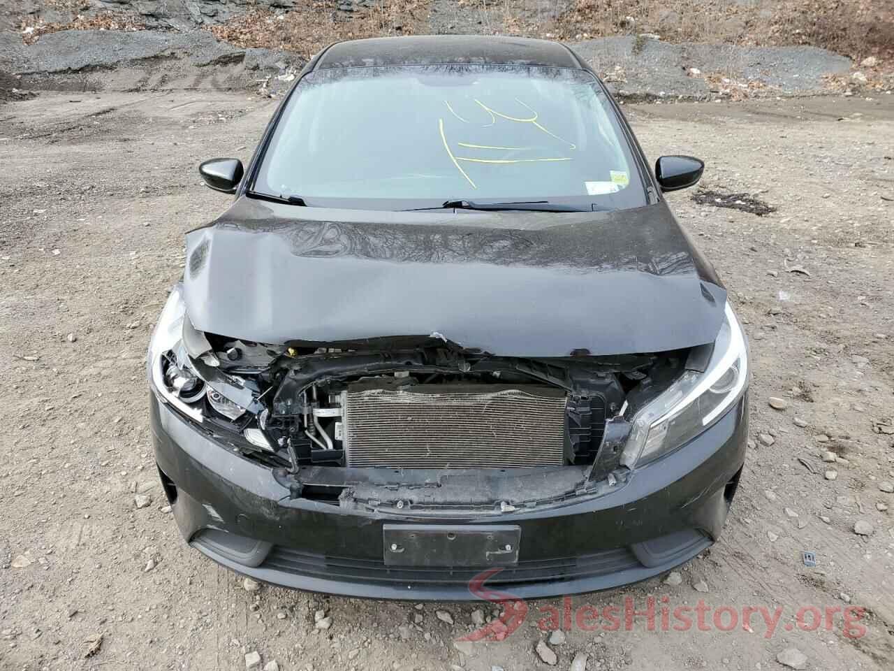 3KPFK4A75JE211422 2018 KIA FORTE