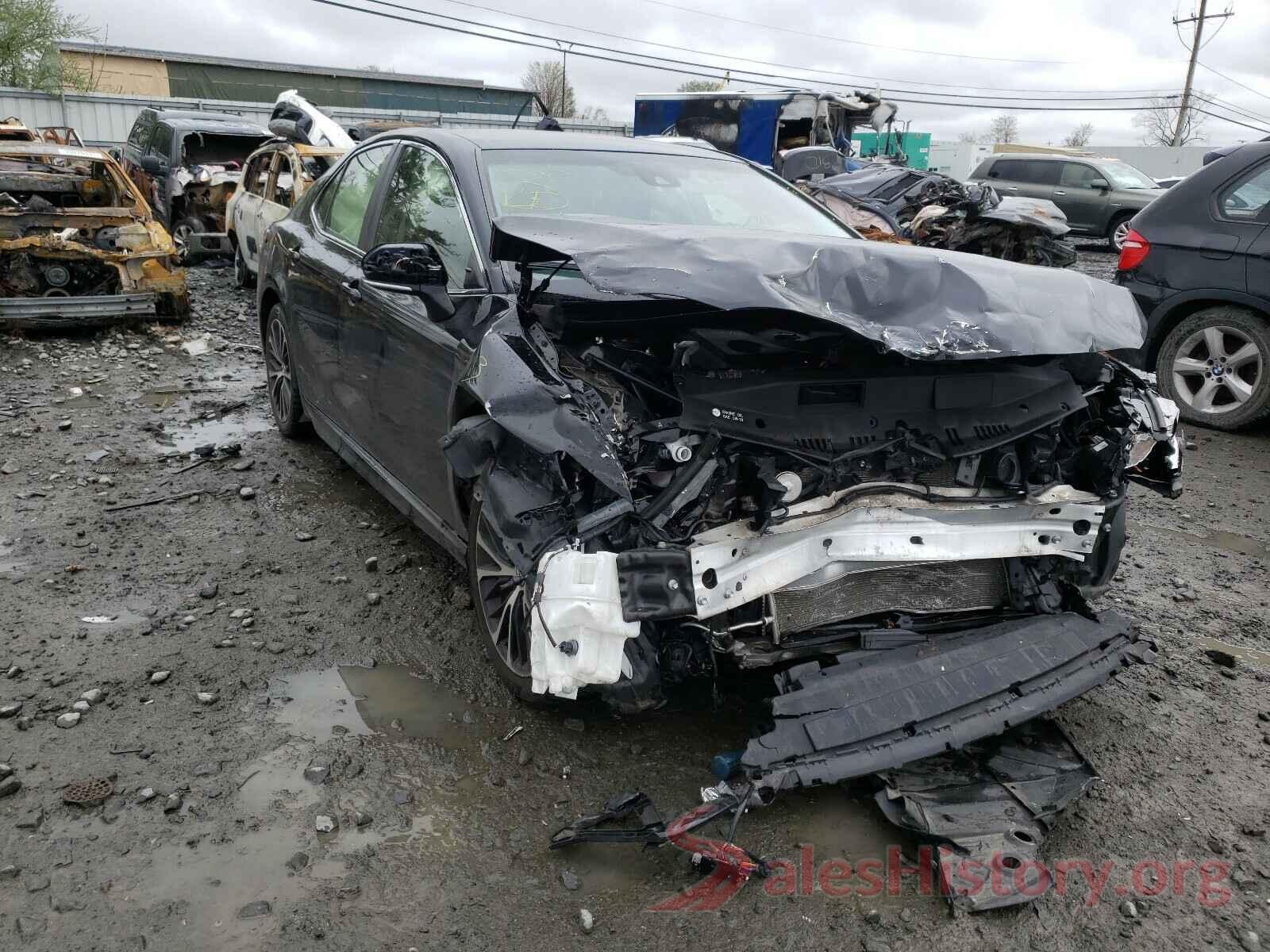 JTNB11HKXJ3040650 2018 TOYOTA CAMRY