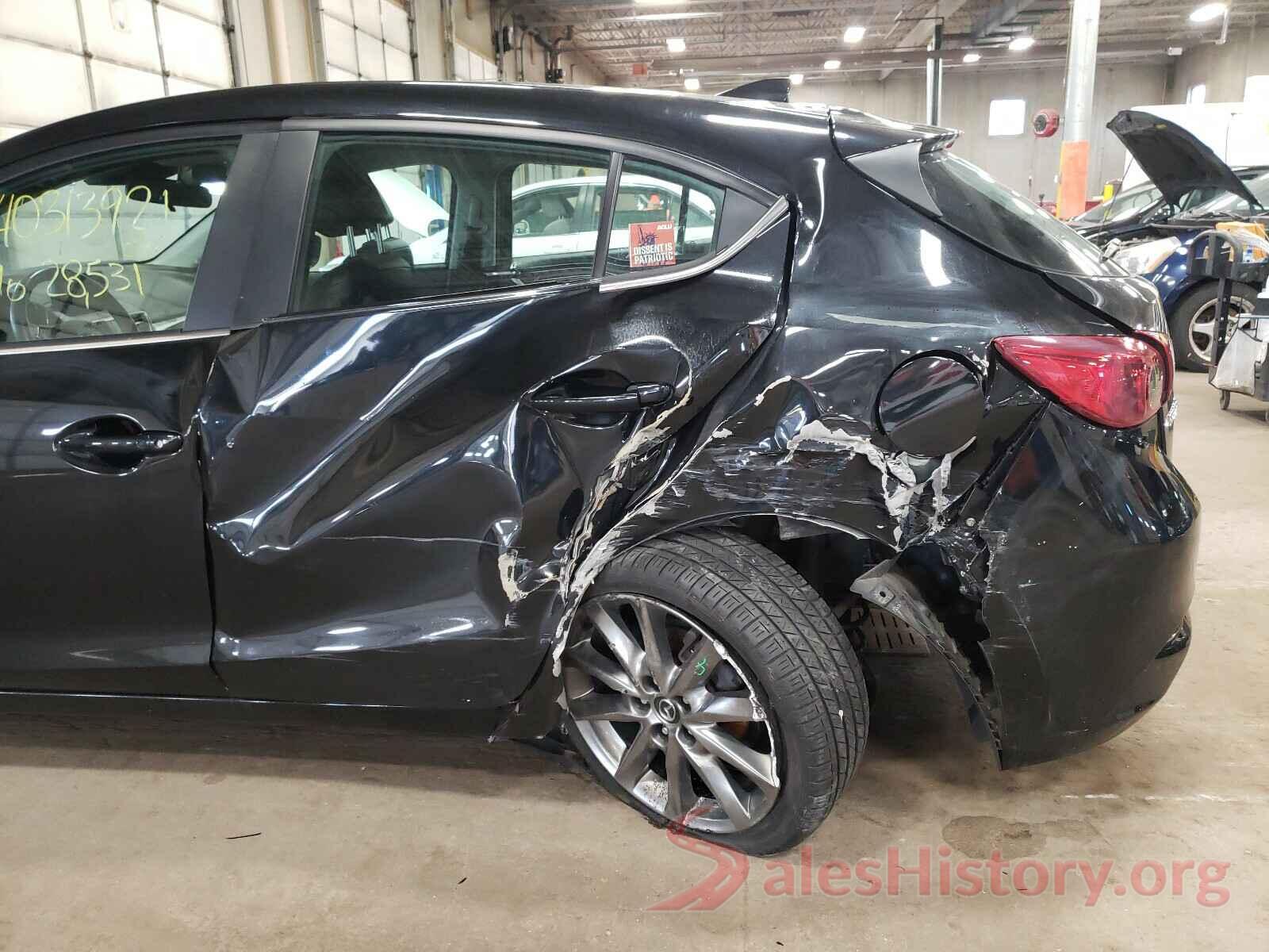 3MZBN1L30JM223320 2018 MAZDA 3