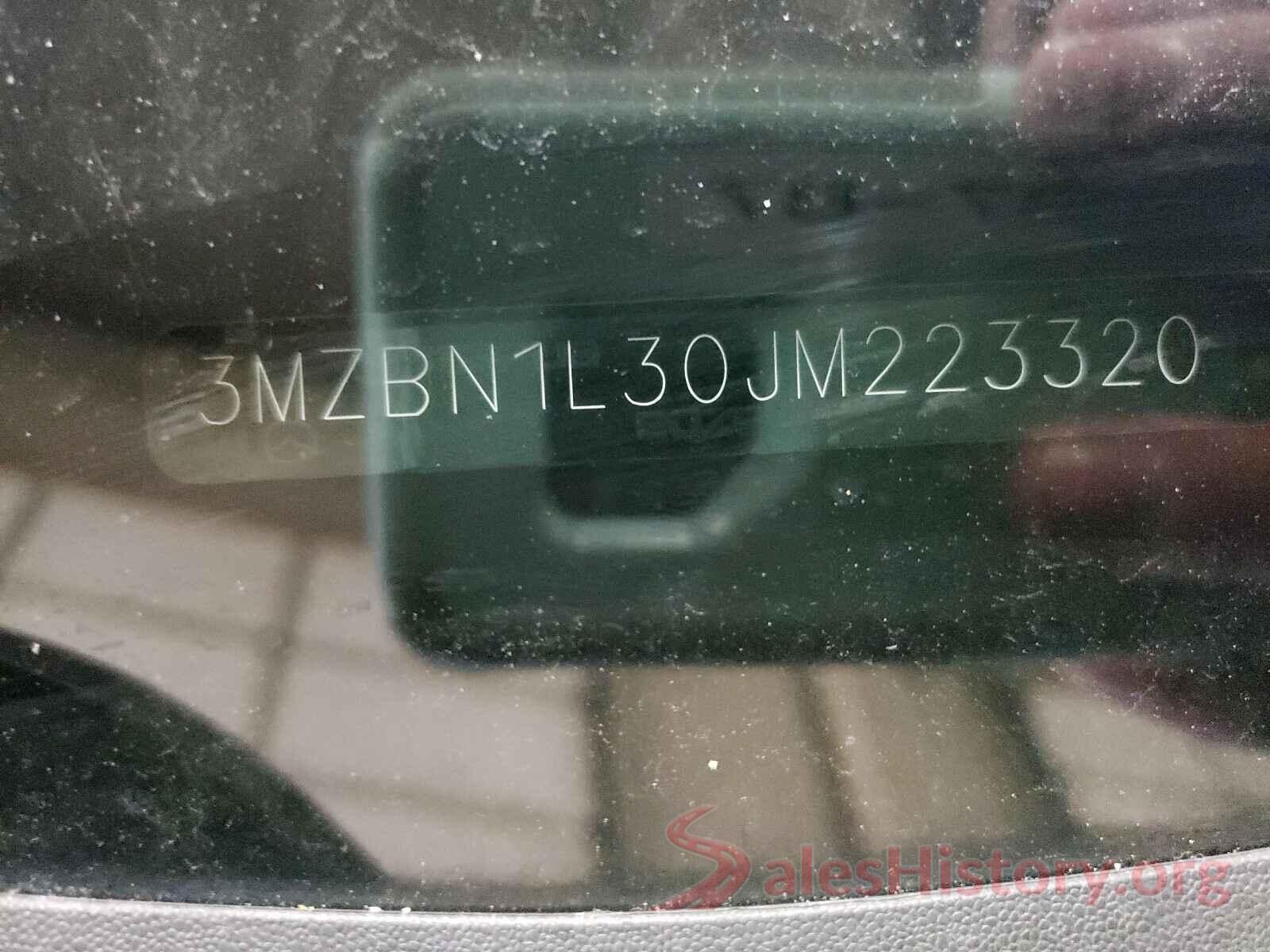 3MZBN1L30JM223320 2018 MAZDA 3