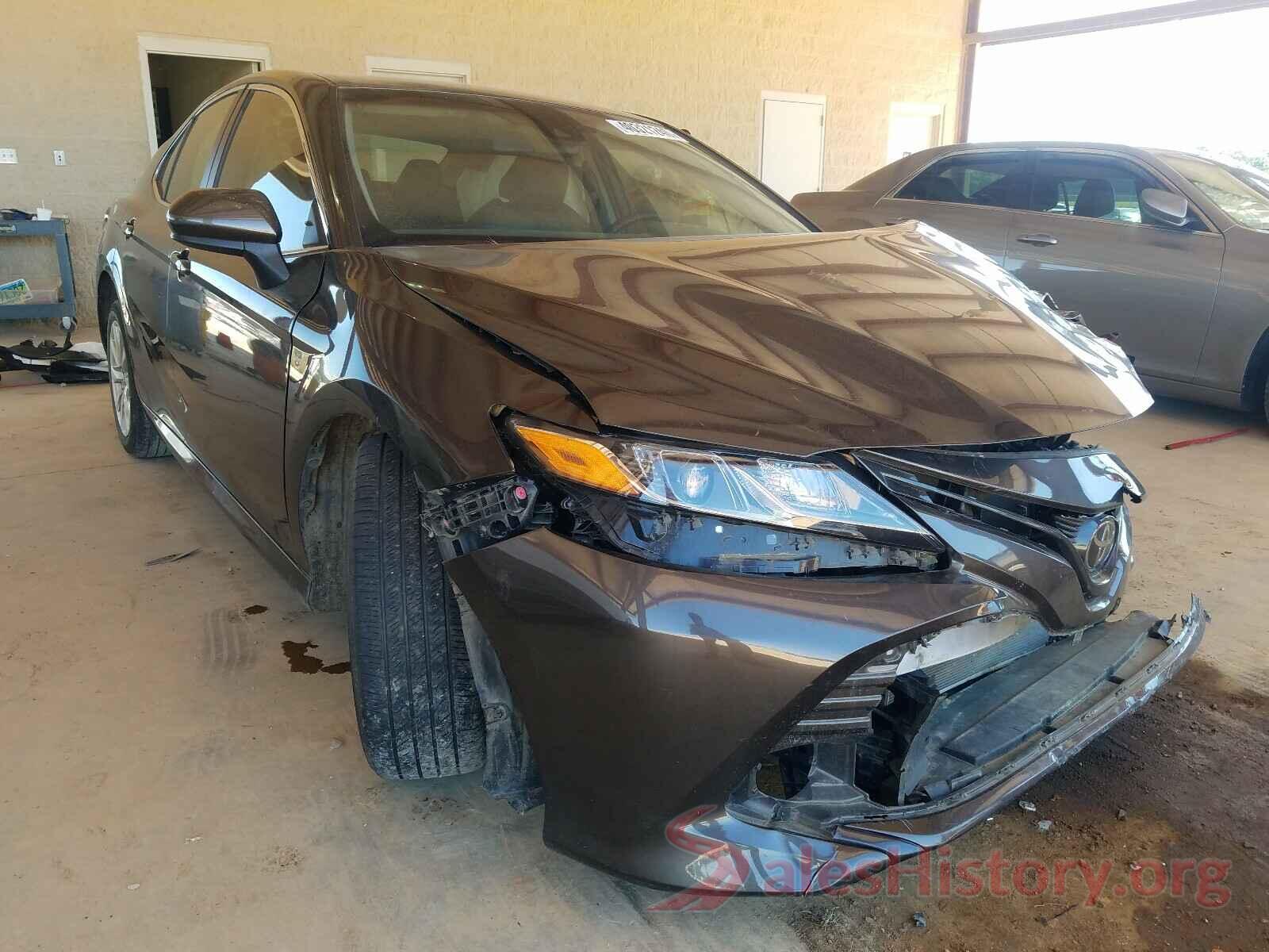 JTNB11HK5J3009435 2018 TOYOTA CAMRY