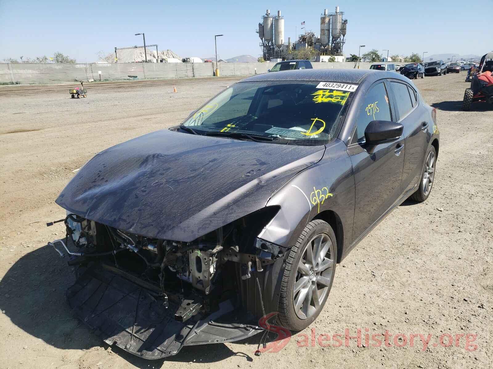 3MZBN1L33JM233419 2018 MAZDA 3