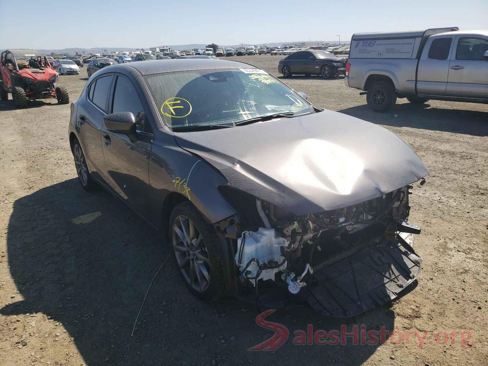 3MZBN1L33JM233419 2018 MAZDA 3