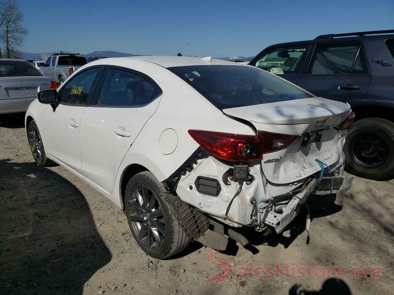 3MZBN1V33JM190570 2018 MAZDA 3