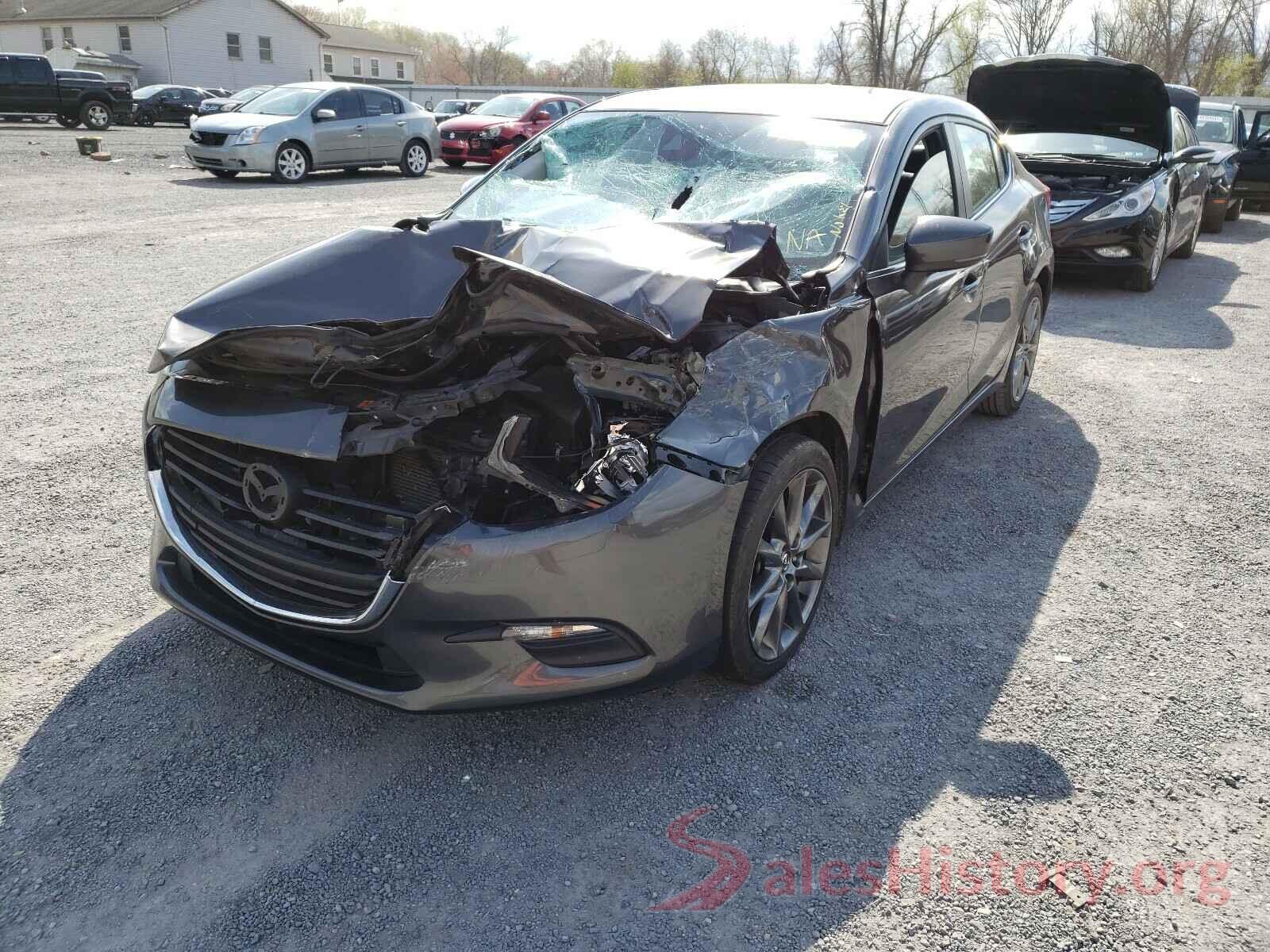 3MZBN1V30JM268092 2018 MAZDA 3