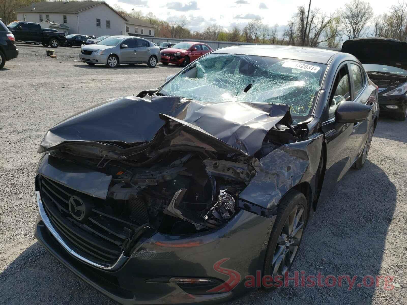 3MZBN1V30JM268092 2018 MAZDA 3